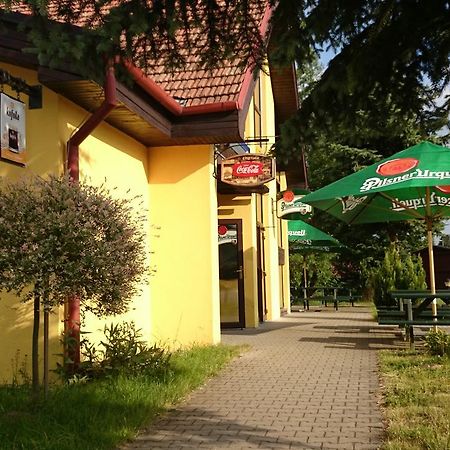 Restaurace Penzion Rafael Dlouhá Brtnice Exteriör bild
