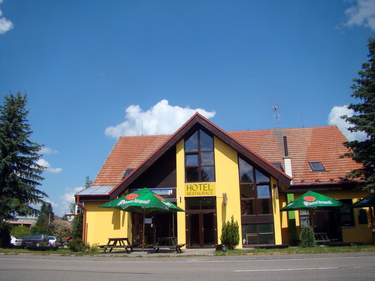 Restaurace Penzion Rafael Dlouhá Brtnice Exteriör bild